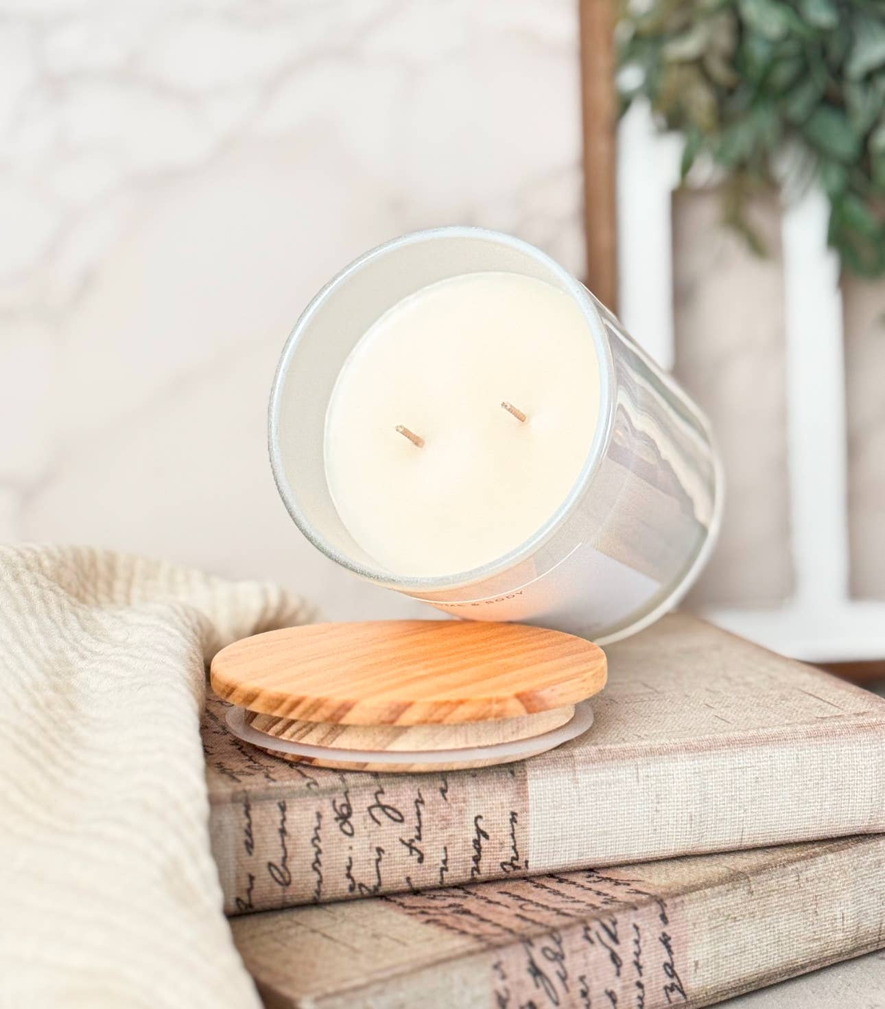 Baja Cactus - 11 oz. Iridescent White Glass Soy Candle